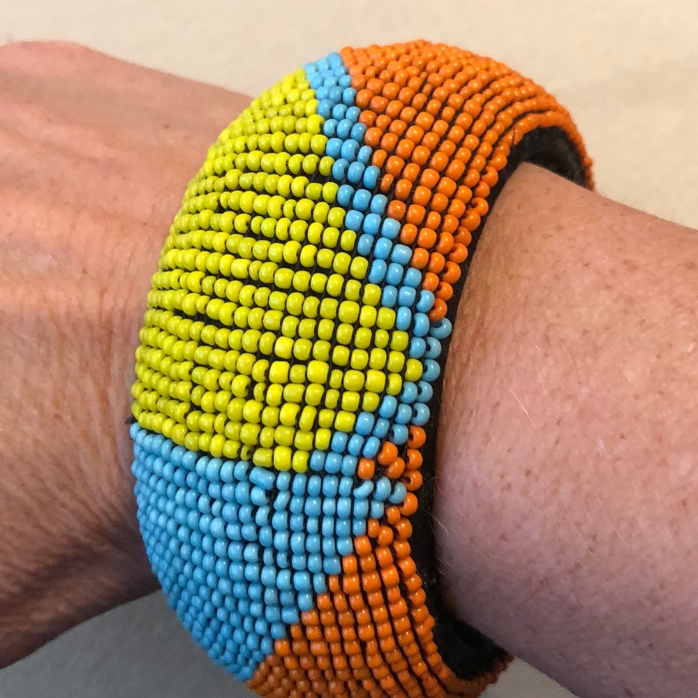 Beaded bangle bracelet